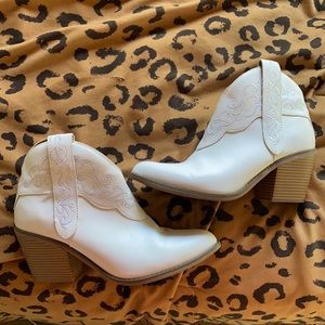 CODE WEST WHITE COWBOY BOOTIES